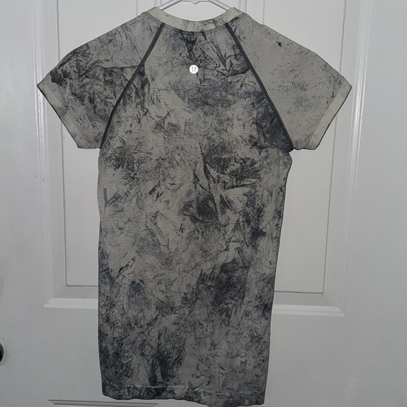 Lululemon swiftly tshirt - Picture 2 of 2